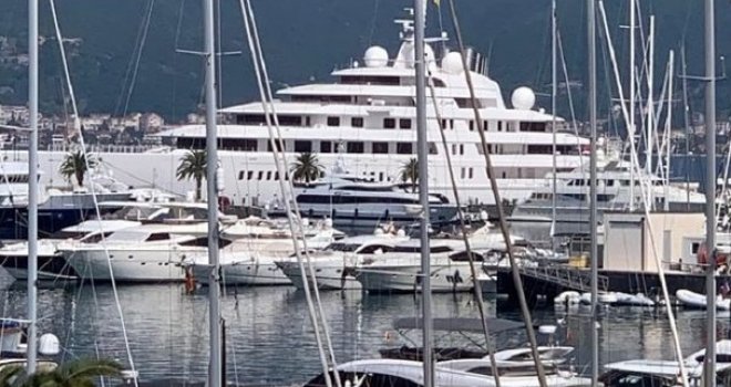 Najveća jahta na svijetu uplovila u Porto Montenegro: Pripada šeiku Bin Zajedu i neopisivo je luksuzna 