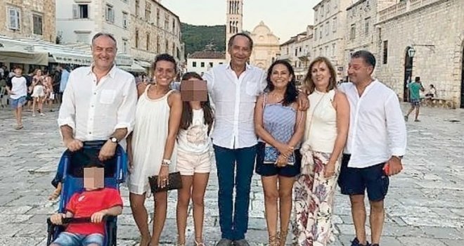 Posljednja zajednička slika prije tragedije na Hvaru: Htjeli su s prijateljima danima ploviti Jadranom, onda je počeo pakao...