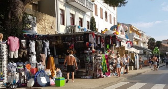 Majka s djetetom preživjela horor na Jadranu: 'Prodavač je s leđa udarao mog sina, vrištao je od bolova'