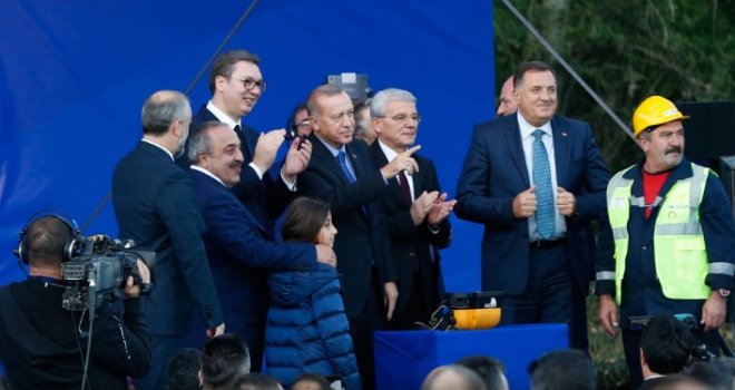 SDP: Članovi Predsjedništva BiH još jednom su osramotili državu koju predstavljaju