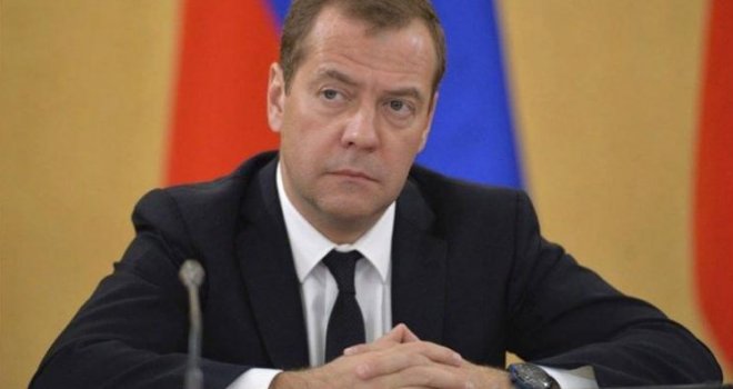 Medvedev direktno: Iza monstruoznog napada na bolnicu u Gazi stoji SAD...  Oni koji cinično profitiraju od ratova!