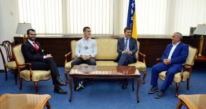 Novalić ugostio Hamzu Turulju: Radit ćemo na rješenju kako bismo pomogli uspješne sportaše