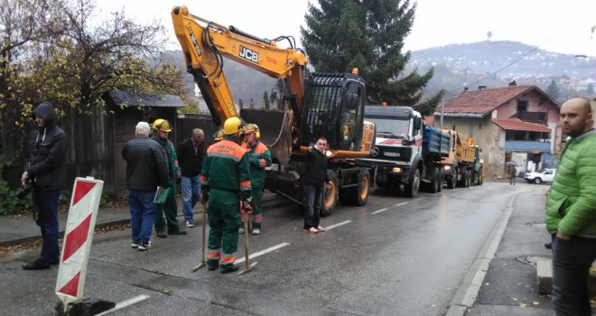 Počelo rušenje objekta na trasi Prve transverzale: Ko je sljedeći na redu?!