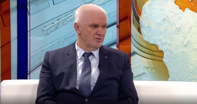 Senaid Memić o kampu: Ućerat ćemo to u red! Ili će biti kako treba, ili ga neće biti nikako!