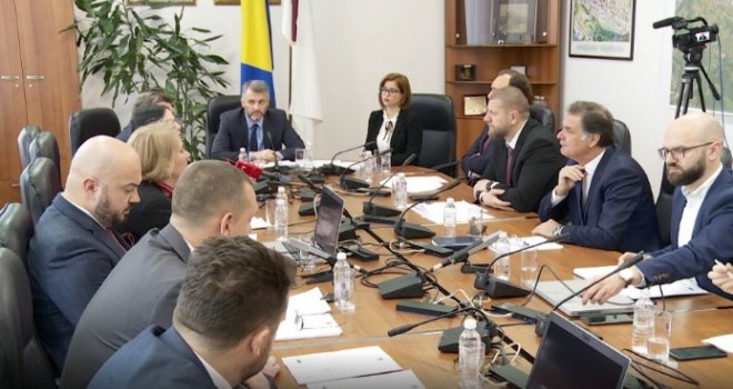 Da li će međunarodna zajednica spriječiti 'namjeru trojke da sruši šestorku'?