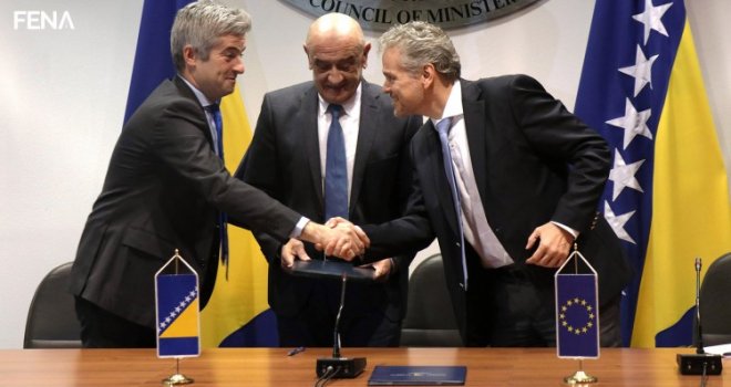 Potpisana tri ugovora sa EIB-om u vrijednosti od 68 miliona eura