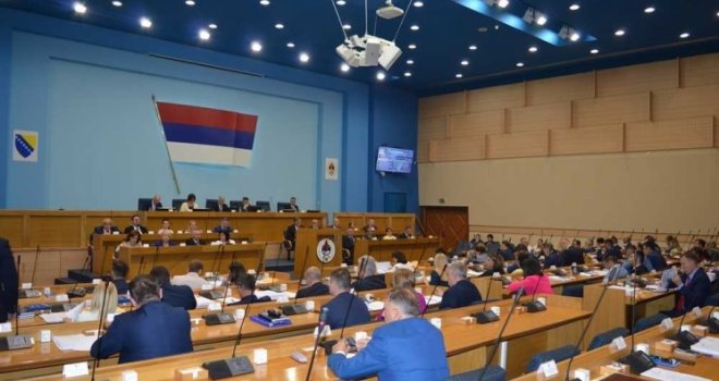 Nakon burne rasprave u NSRS usvojeni zaključci o Programu reformi BiH