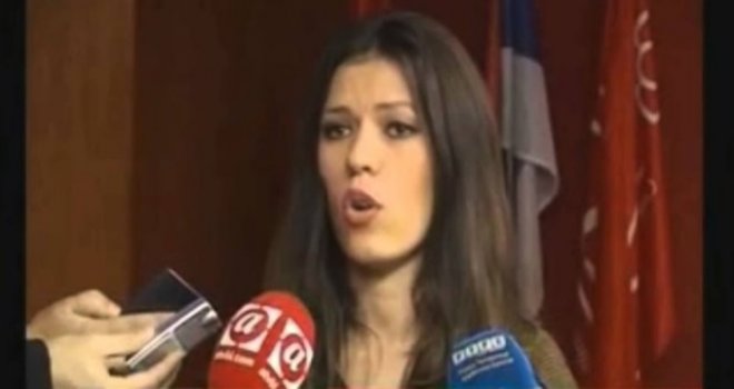 Vulić uznemireno o smjeni Nešića: Štitimo li RS ili ćemo otvoreno pokazati svoju povezanost sa strancima i Bošnjacima? 