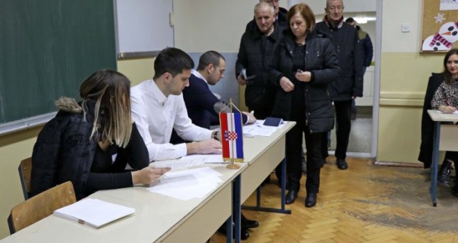 U Mostaru počelo glasanje za hrvatske predsjedničke izbore