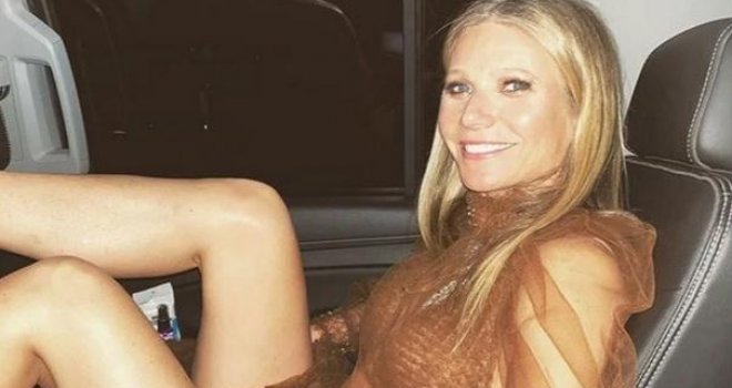 Gwyneth Paltrow pozirala kao od majke rođena! Prijatelji oduševljeni, no kćerki je ipak malo neugodno: ‘Pa mama!‘