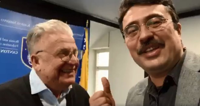 A gdje je pečat? Kod Incka? Pa što on nije došao? Nije na plati kod nas!