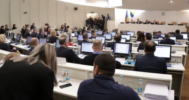 Poslanici o provođenju izbora: Uvesti nove tehnologije u izborni proces