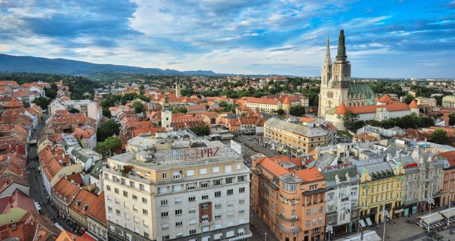 Horor u Zagrebu: Benzinom zalio pa zapalio stubište u centru, jedan stan izgorio, u njemu pronađena ženska osoba