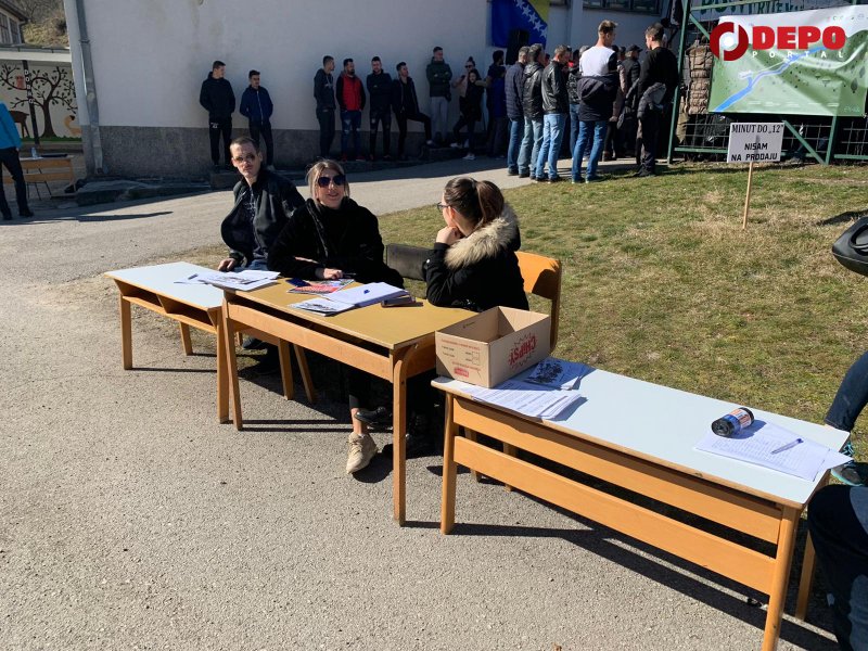 d2b595c3-77a2-49c7-9bc7-8e17326b4538