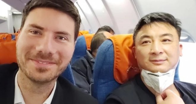 Pernar provocira selfiejem sa saputnikom: Još malo pa u Zagrebu, onda do Sabora