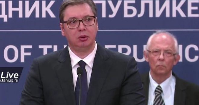 Vučić saopštio loše vijesti: Cijeli garnizon Vojske Srbije zaražen korona virusom