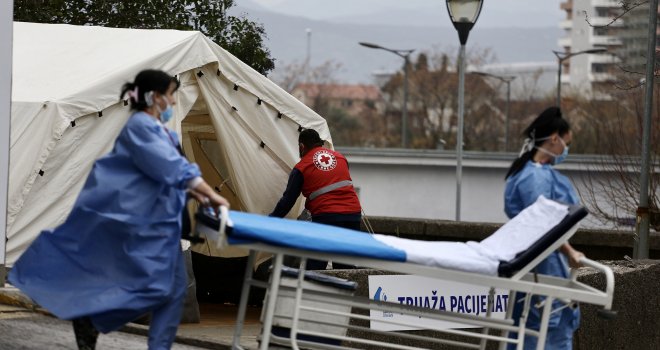 'Dug je put pred nama, a napredak koji smo ostvarili jako je krhak. Opasno je misliti da smo se približili kraju borbe'