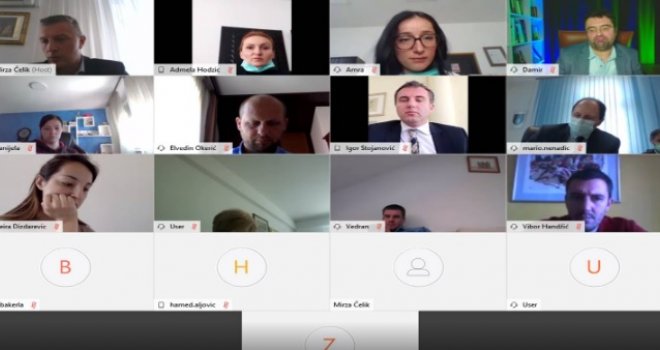 'Korona zakon' posvađao zastupnike u Skupštini KS: Ko priča gluposti, a ko pokazuje srednji prst?