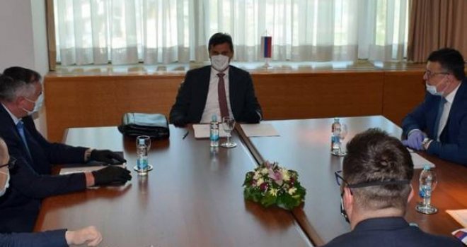  Domaće firme dobivaju prednost za poslove sa državom 