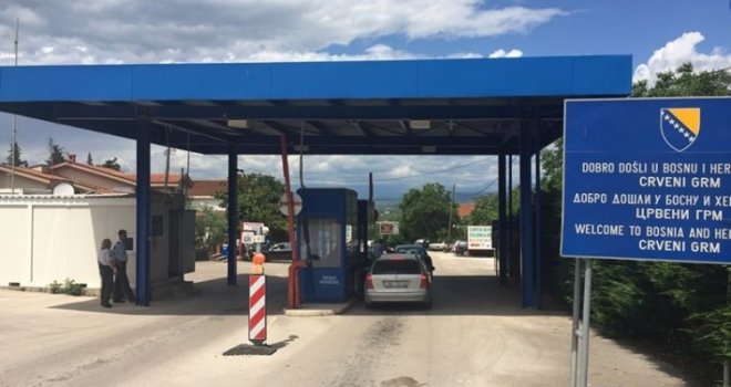 Ako nakon praznika putujete iz BiH u Hrvatsku, budite na oprezu: Nećete smjeti unijeti meso, vino...