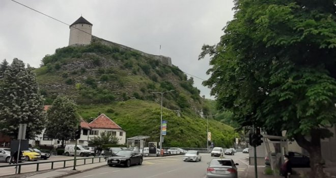 Tešanjska bolnica oformila Covid-odjeljenje, trudnica zaražena koronavirusom