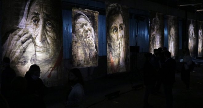 U Potočarima otvorena epska izložba 'Exodus' maestralnog Safeta Zeca: Trebali bi je vidjeti svi, kao svetište...