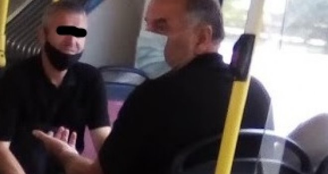 Pravila (ne) važe za sve: Revizor se u 'komercijali' vozio bez maske, uslikali ga ogorčeni građani