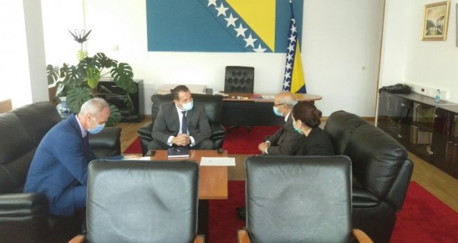 Cikotić sa ambasadorom Raom: Pakistan sarađuje, spreman i da transportuje migrante u zemlje porijekla