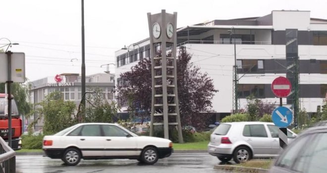 Saobraćajna nesreća na Ilidži: Sudar automobila i motora, ima povrijeđenih