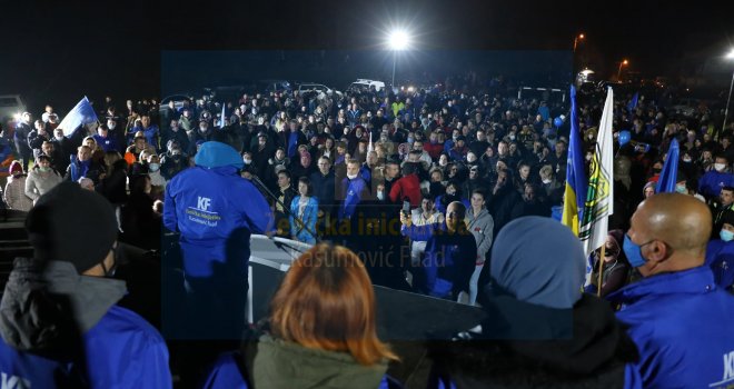  Dok Čerkez galami na građane, Kasumović časti svoje birače mega koncertom narodne muzike