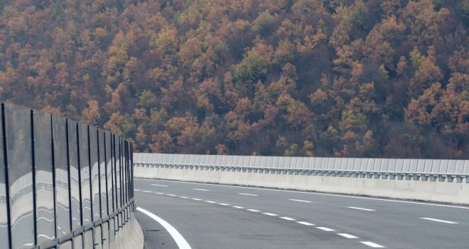 Naplaćuju građanima nekoliko puta za istu uslugu: Sada kada znamo gdje su pare od akciza, pitamo - gdje su ceste?!