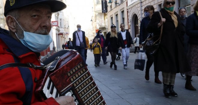 Inspektori u masovnoj akciji po Sarajevu: Kontrola restorana, trgovina, kladionica, tržnih centara, prevoza...