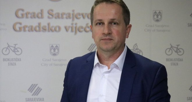 Rošić: Sinhronizovane reakcije sa HNS-om potvrđuju za čije interese Čampara radi