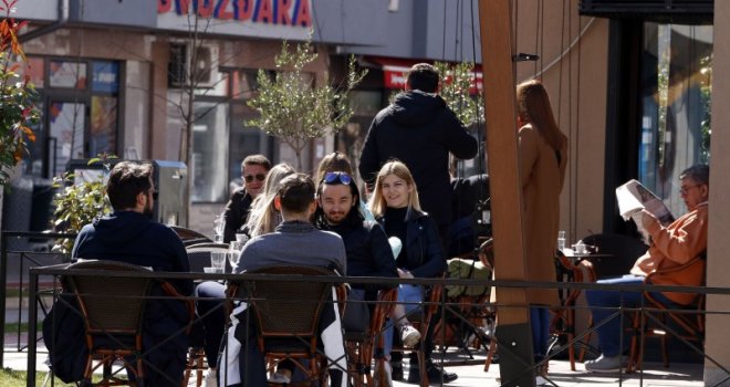 Svi 'pobjegli' na kafu u Istočno Sarajevo: Dok glavni bh. grad zjapi prazan, na planinama i kod komšija život teče.... 