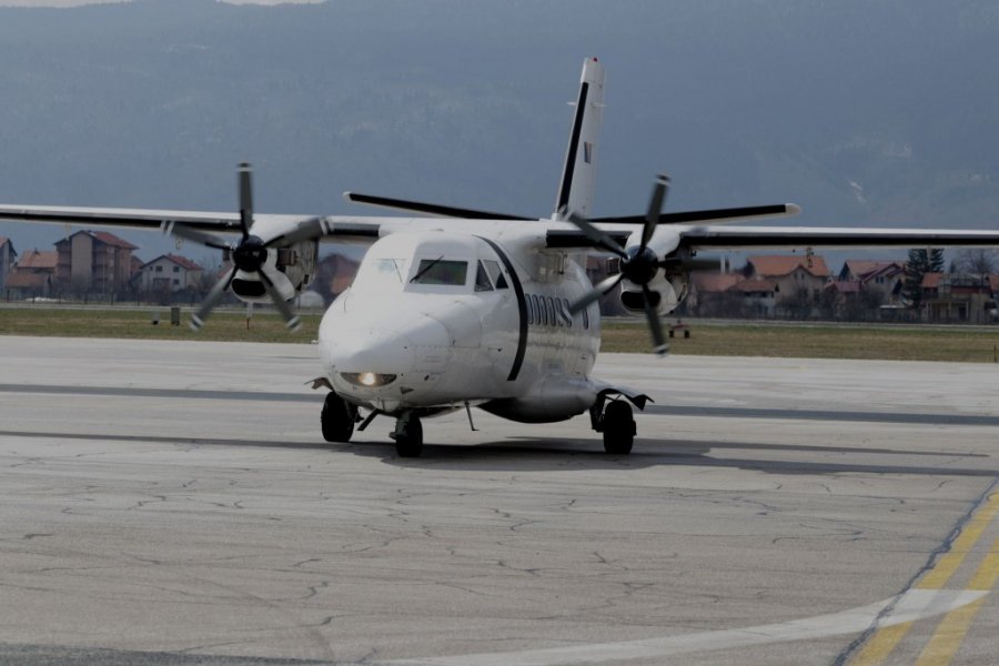 fna-aerodrom-sarajevo-avion-vakcine-pfizer