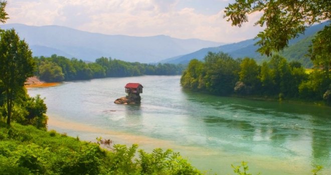 Čija je Drina - bosanska ili srpska? Imaju li Srbija i Republika Srpska pravo na hidroelektrane...?