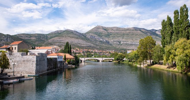 Za tren do mora: Trebinje se (konačno) povezuje sa Dubrovnikom i Herceg Novim, uvode se redovne autobuske linije