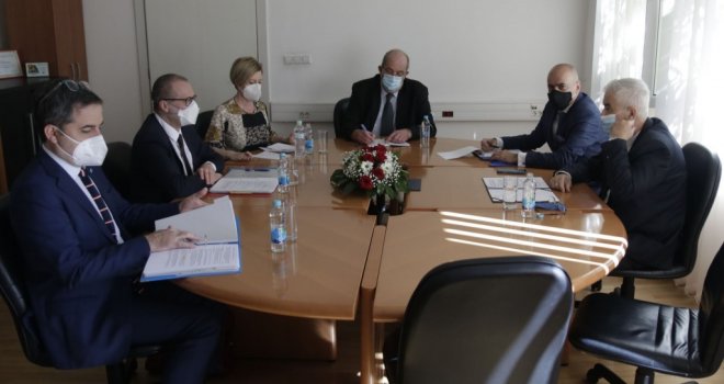 Direktor WHO za Evropu pohvalio BiH pa najavio: Preko 100.000 Pfizer vakcina dolazi i prije nego je planirano!