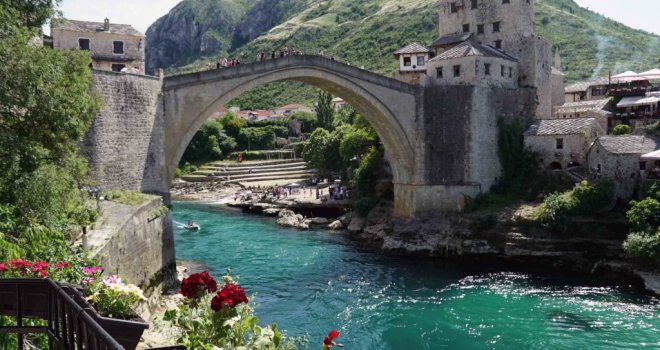 Mostar uvodi plaćanje vinjeta za ulazak u grad? Poznato i koliko će koštati... A kazne će biti drastične!