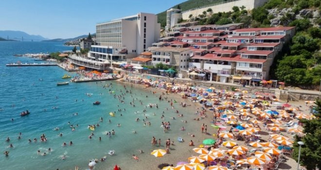 Neum pun turista: Za vikend se očekuje da bi mogao biti 100 posto popunjen