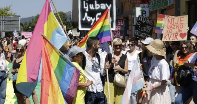 Povodom održavanja Povorke ponosa sutra će u Sarajevu doći do izmjene režima saobraćaja u centralnim gradskim ulicama