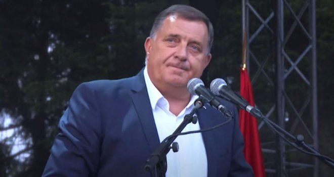 Dodik vrijeđao dijasporu: 'Dođu ovdje u iznajmljenim automobilima, spucaju plaće da pokažu kako su moćni'