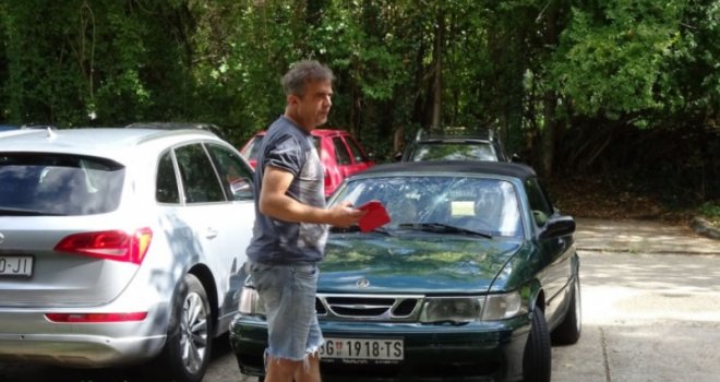 Sergeju Trifunoviću u Mostaru demolirali automobil: 'Ovo je vjerovatno na relaciji Velež -Zrinjski, neki uspaljeni mladi mozak'