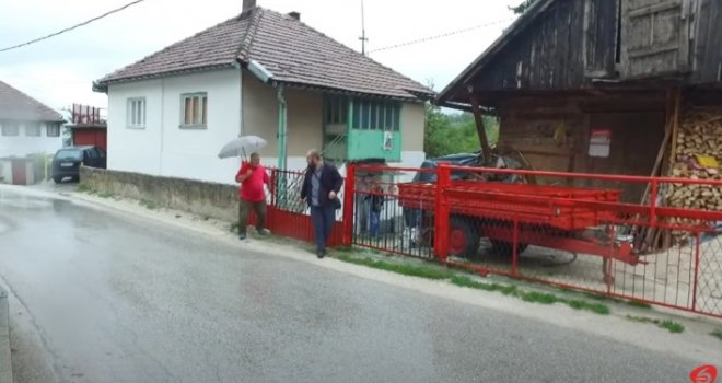 Kako je podrum pun vlage postao dom za porodicu Džulabić: Majka im umrla prije osam godina, žive od 140 KM...