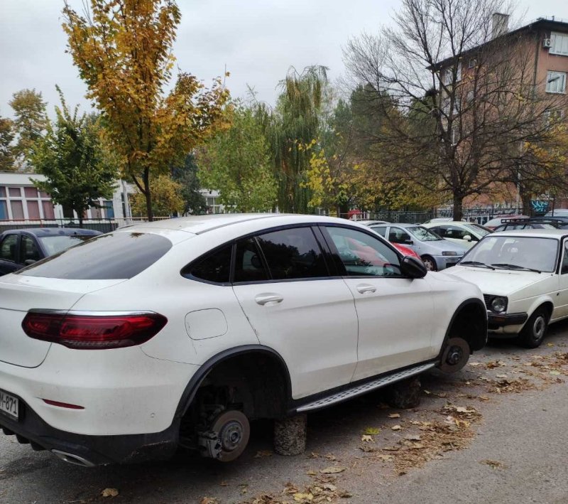 mercedes-tockovi-kradja-auto