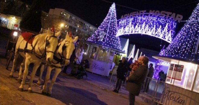 Novinar napao gradonačelnika: Ja kao Bošnjak ne mogu djecu odvesti na Advent da ih sv. Nikola pomazi i stavi križ na čelo! 