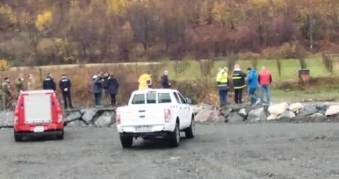 Nastavlja se potraga za dvojicom radnika koji su upali u rijeku Bosnu