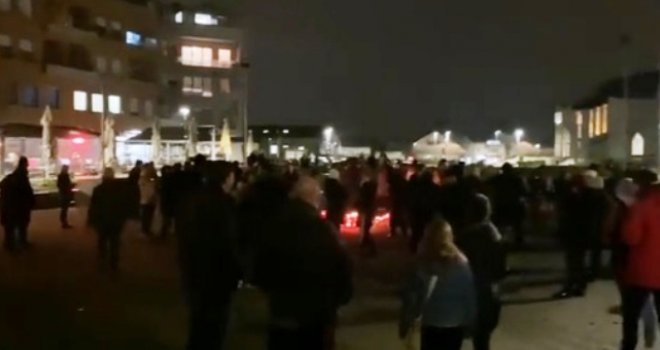 'Izvukli su novac za tzv. spasonosno cjepivo, zašto nisu za bolesnu djecu': Širom Hrvatske protesti protiv covid-potvrda