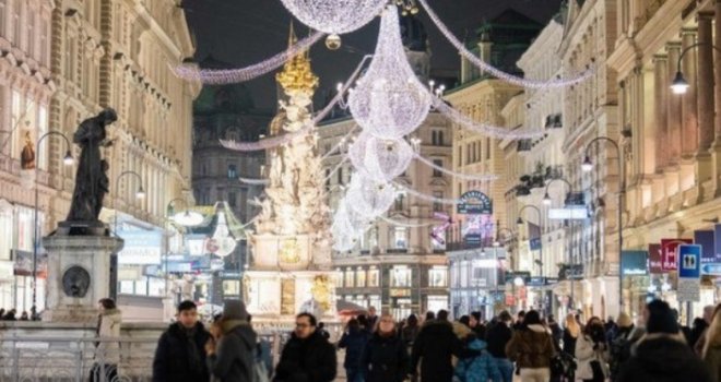 Stravičan zločin u novogodišnjoj noći: 17-godišnju djevojku u parku u Beču silovala trojica muškaraca