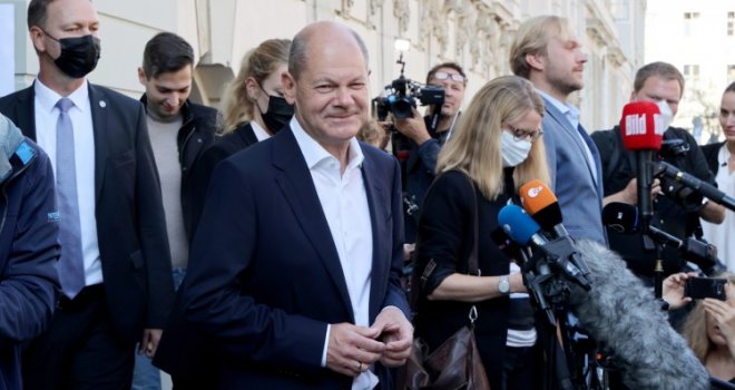 Olaf Scholz podržava obaveznu vakcinaciju do kraja februara u Njemačkoj 